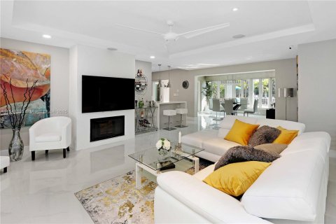 House in Fort Lauderdale, Florida 3 bedrooms № 1058084 - photo 3