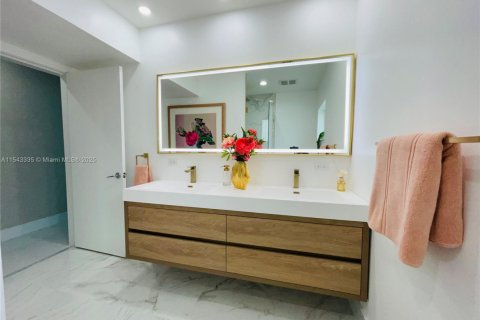 House in Fort Lauderdale, Florida 3 bedrooms № 1058084 - photo 18