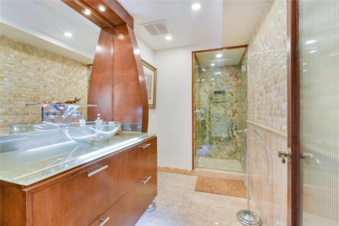 Condo in Fort Lauderdale, Florida, 2 bedrooms  № 1935811 - photo 13