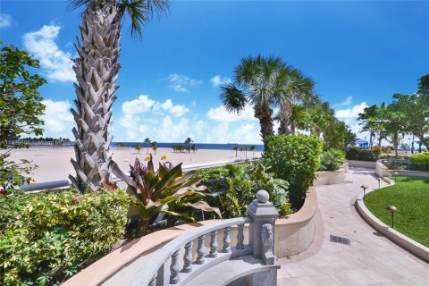 Condo in Fort Lauderdale, Florida, 2 bedrooms  № 1935811 - photo 24