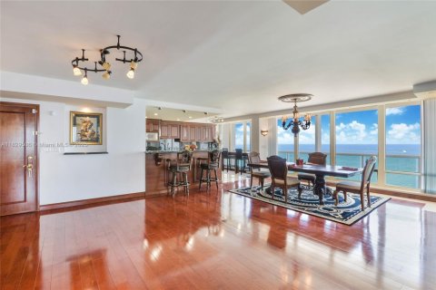Condo in Fort Lauderdale, Florida, 2 bedrooms  № 1935811 - photo 3