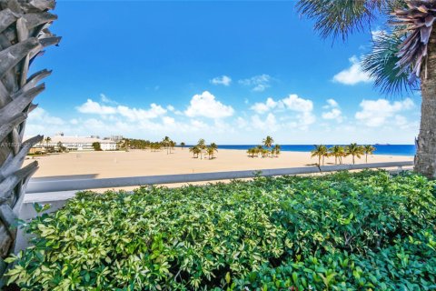 Condo in Fort Lauderdale, Florida, 2 bedrooms  № 1935811 - photo 26