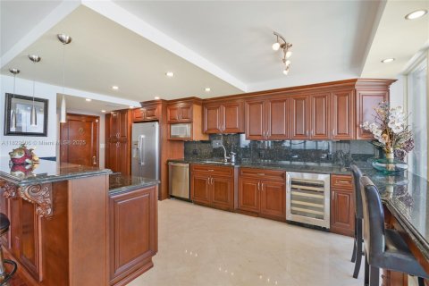 Condo in Fort Lauderdale, Florida, 2 bedrooms  № 1935811 - photo 4