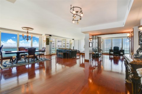 Condo in Fort Lauderdale, Florida, 2 bedrooms  № 1935811 - photo 5