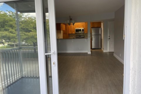 Condominio en alquiler en Coral Springs, Florida, 3 dormitorios, 100.24 m2 № 1121232 - foto 1