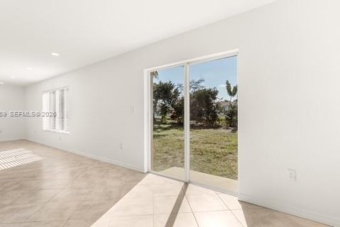Villa ou maison à vendre à Miramar, Floride: 6 chambres, 317.35 m2 № 1995508 - photo 10