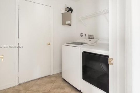 Villa ou maison à vendre à Miramar, Floride: 6 chambres, 317.35 m2 № 1995508 - photo 17