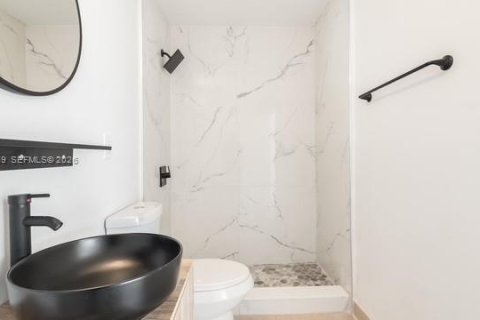 Villa ou maison à vendre à Miramar, Floride: 6 chambres, 317.35 m2 № 1995508 - photo 16