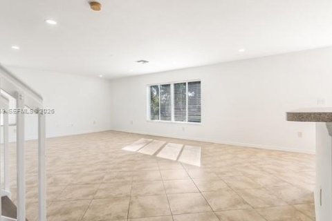 Villa ou maison à vendre à Miramar, Floride: 6 chambres, 317.35 m2 № 1995508 - photo 9