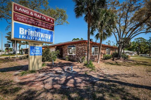 Propiedad comercial en alquiler en Saint Petersburg, Florida, 131.46 m2 № 1591867 - foto 3