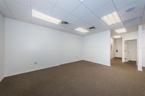 Propiedad comercial en alquiler en Saint Petersburg, Florida, 131.46 m2 № 1591867 - foto 18