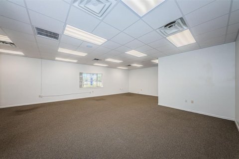 Propiedad comercial en alquiler en Saint Petersburg, Florida, 131.46 m2 № 1591867 - foto 19
