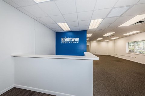 Propiedad comercial en alquiler en Saint Petersburg, Florida, 131.46 m2 № 1591867 - foto 9