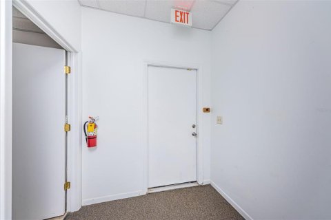 Propiedad comercial en alquiler en Saint Petersburg, Florida, 131.46 m2 № 1591867 - foto 11