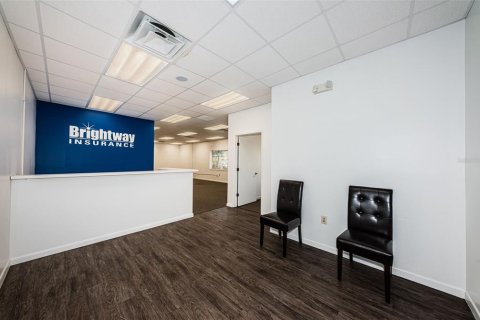 Propiedad comercial en alquiler en Saint Petersburg, Florida, 131.46 m2 № 1591867 - foto 5