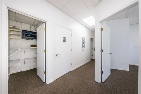 Propiedad comercial en alquiler en Saint Petersburg, Florida, 131.46 m2 № 1591867 - foto 23