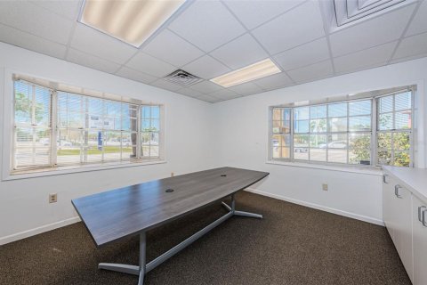 Propiedad comercial en alquiler en Saint Petersburg, Florida, 131.46 m2 № 1591867 - foto 21