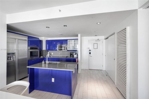 Condominio en venta en Fort Lauderdale, Florida, 2 dormitorios, 109.25 m2 № 1938748 - foto 2