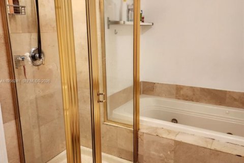 Apartamento en alquiler en Coral Gables, Florida, 2 dormitorios, 111.02 m2 № 2010556 - foto 15