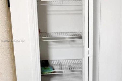 Apartamento en alquiler en Coral Gables, Florida, 2 dormitorios, 111.02 m2 № 2010556 - foto 6