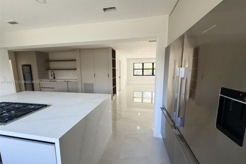 House in Oakland Park, Florida 4 bedrooms, 191.19 sq.m. № 1840872 - photo 4