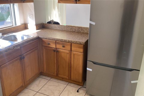 Copropriété à louer à Sunny Isles Beach, Floride: 1 chambre, 71.26 m2 № 1986114 - photo 8