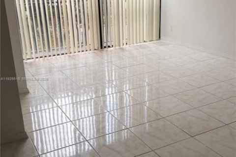 Copropriété à louer à Sunny Isles Beach, Floride: 1 chambre, 71.26 m2 № 1986114 - photo 9