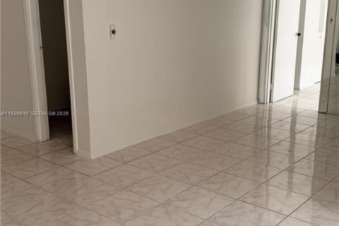 Copropriété à louer à Sunny Isles Beach, Floride: 1 chambre, 71.26 m2 № 1986114 - photo 12