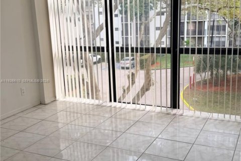 Copropriété à louer à Sunny Isles Beach, Floride: 1 chambre, 71.26 m2 № 1986114 - photo 14