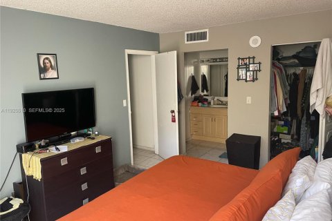 Снять в аренду кондоминиум в Санни-Айлс-Бич, Флорида 1 спальня, 71.26м2, № 1986114 - фото 4