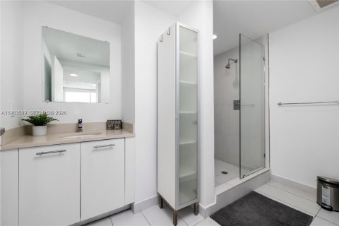 Condo in Miami, Florida, 2 bedrooms № 2081027 - photo 14