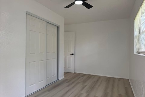 House in Tampa, Florida 3 bedrooms, 103.4 sq.m. № 2287821 - photo 8