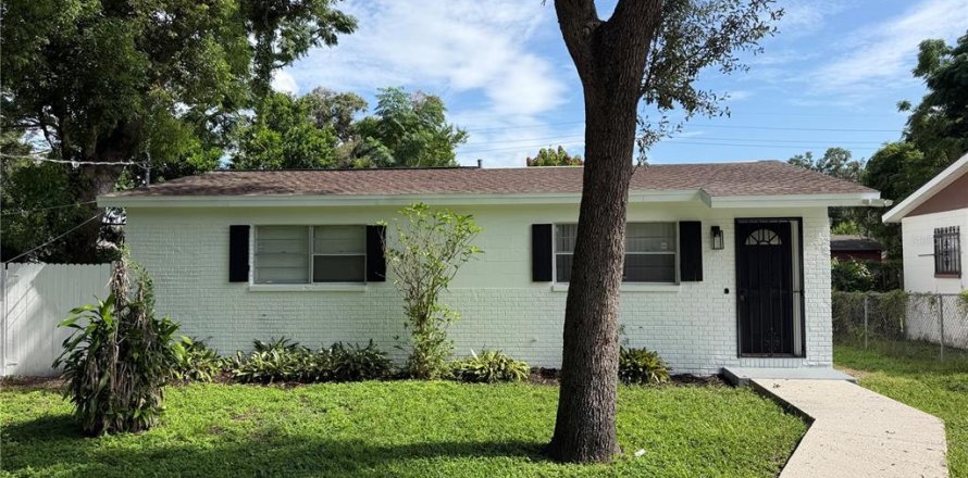 House in Tampa, Florida 3 bedrooms, 103.4 sq.m. № 2287821