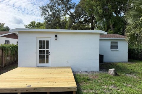 House in Tampa, Florida 3 bedrooms, 103.4 sq.m. № 2287821 - photo 13