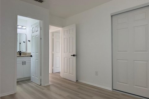 House in Tampa, Florida 3 bedrooms, 103.4 sq.m. № 2287821 - photo 5