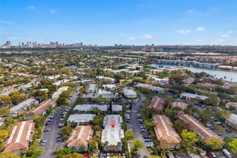 Copropriété à louer à Miami, Floride: 2 chambres, 80.82 m2 № 2045053 - photo 12