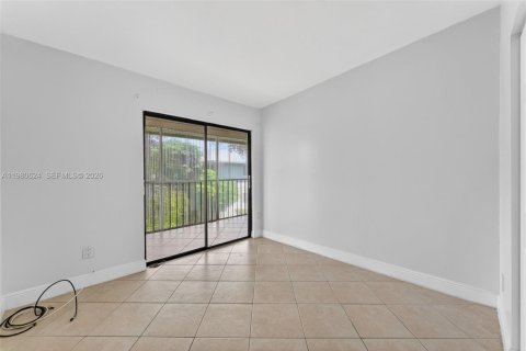 Copropriété à louer à Miami, Floride: 2 chambres, 80.82 m2 № 2045053 - photo 3