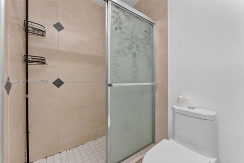 Copropriété à louer à Miami, Floride: 2 chambres, 80.82 m2 № 2045053 - photo 6