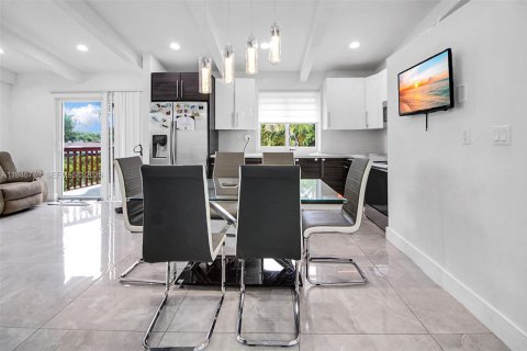 Casa en venta en Cutler Bay, Florida, 4 dormitorios, 245.82 m2 № 2152921 - foto 16