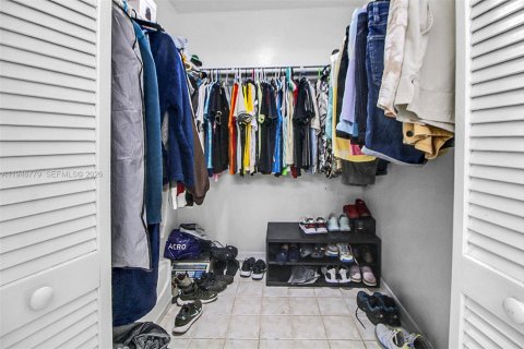 Casa en venta en Cutler Bay, Florida, 4 dormitorios, 245.82 m2 № 2152921 - foto 12