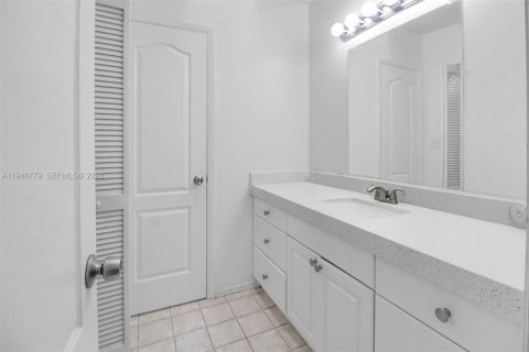 Casa en venta en Cutler Bay, Florida, 4 dormitorios, 245.82 m2 № 2152921 - foto 11