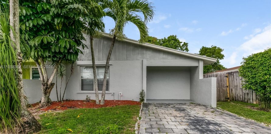 Villa ou maison à West Palm Beach, Floride 2 chambres, 111.95 m2 № 1986911