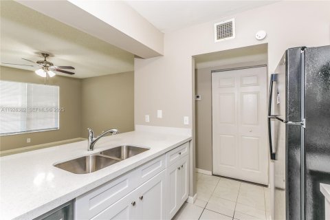 Villa ou maison à louer à West Palm Beach, Floride: 2 chambres, 111.95 m2 № 1986911 - photo 5