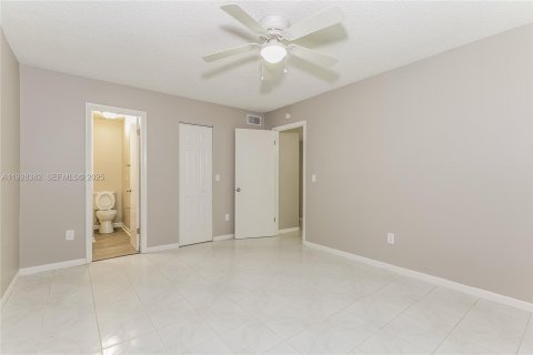 Villa ou maison à louer à West Palm Beach, Floride: 2 chambres, 111.95 m2 № 1986911 - photo 9