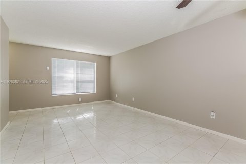 Villa ou maison à louer à West Palm Beach, Floride: 2 chambres, 111.95 m2 № 1986911 - photo 6