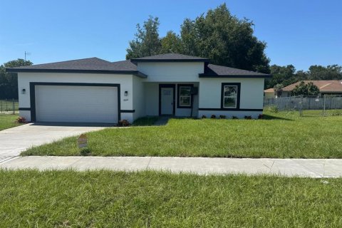 Casa en Ocala, Florida 4 dormitorios, 173.26 m2 № 2362389