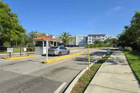 Condo in Lauderdale Lakes, Florida, 2 bedrooms  № 1862193 - photo 24