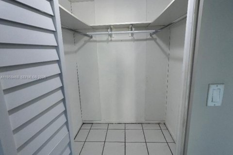 Copropriété à louer à Miami, Floride: 1 chambre, 65.77 m2 № 2080640 - photo 8