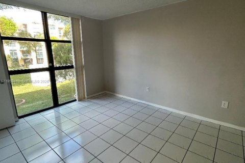 Copropriété à louer à Miami, Floride: 1 chambre, 65.77 m2 № 2080640 - photo 7