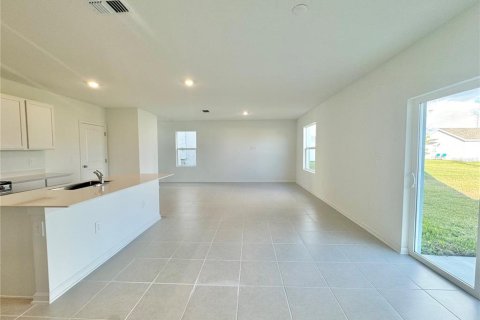 Villa ou maison à louer à Winter Haven, Floride: 4 chambres, 174.1 m2 № 2334120 - photo 8